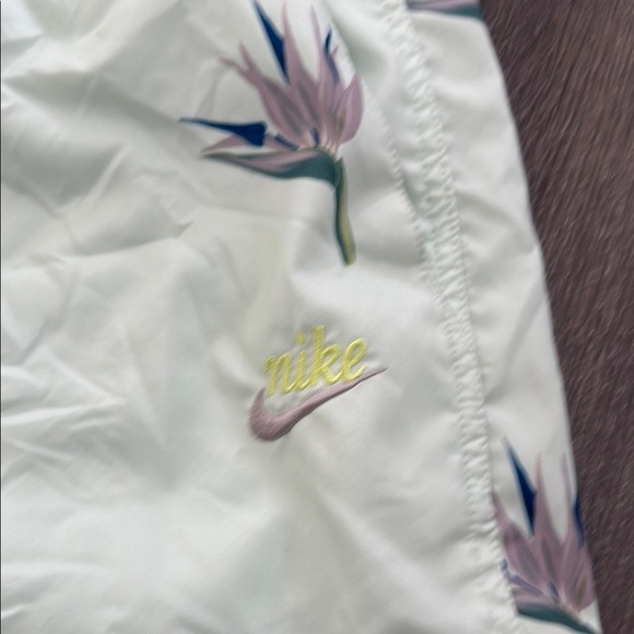 Nike Men's Floral Swim Shorts - Light Green - Picture 4 of 6